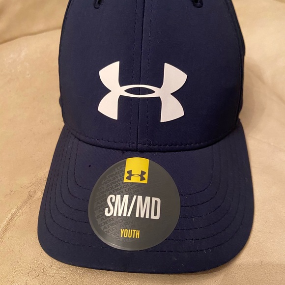 Youth S/M Under Armour baseball cap - Picture 2 of 7